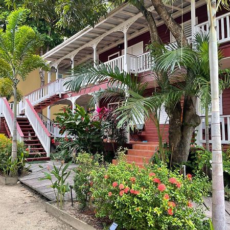 Alux House Hotel Placencia Exterior photo